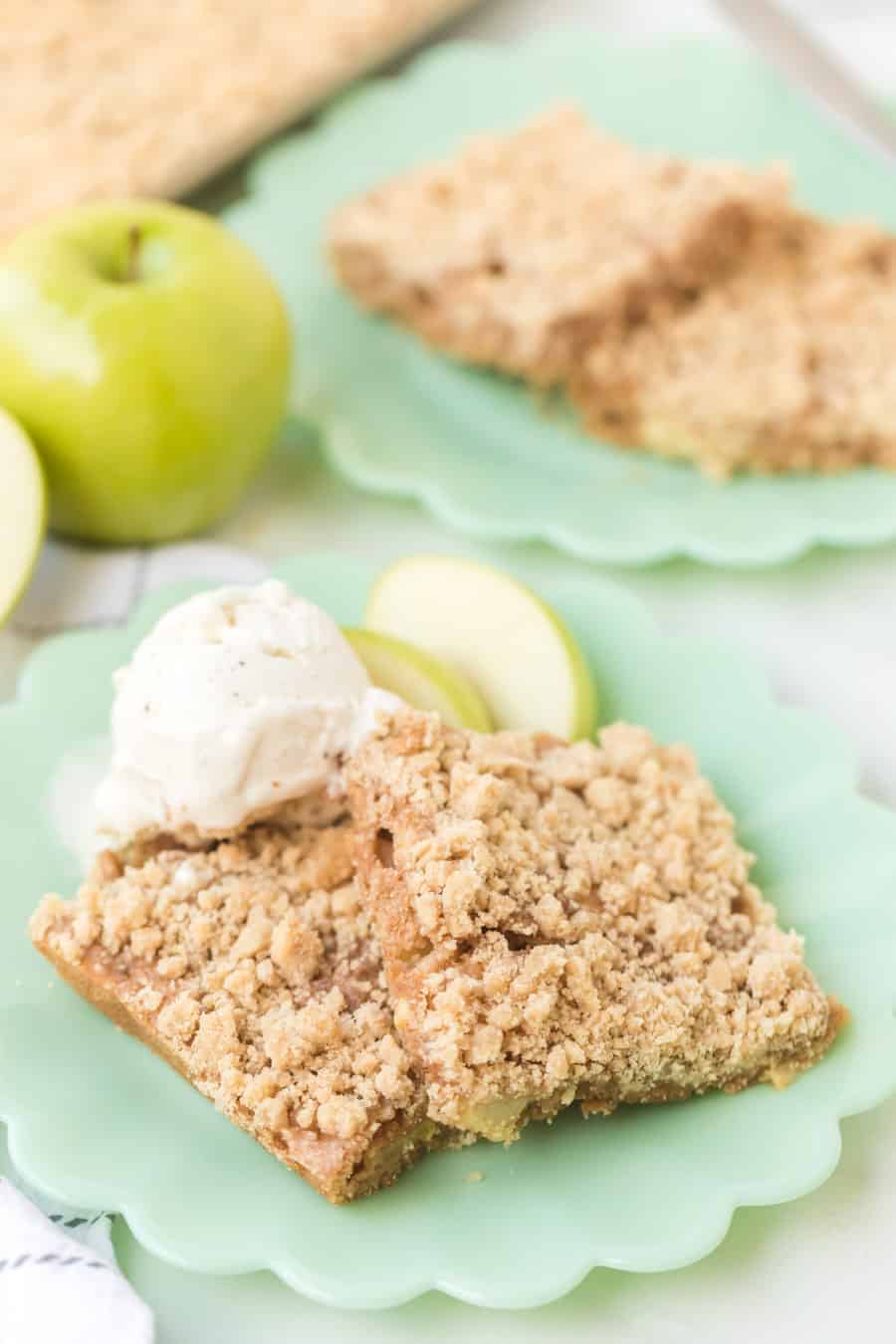 crumbly apple cake with vanilla ice cream