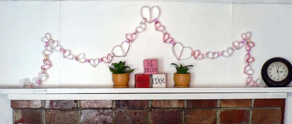paper heart chain how to, make a chain of hearts, paper hearts in chain, valentine craft for kids