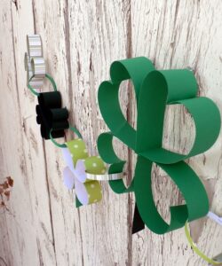 How to: Paper Shamrock Chain
