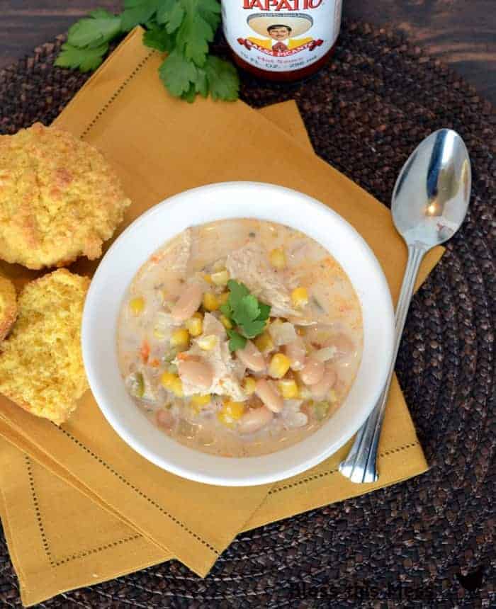 light white chicken chili healthy, soup with chicken breast, bean corn and chicken chili