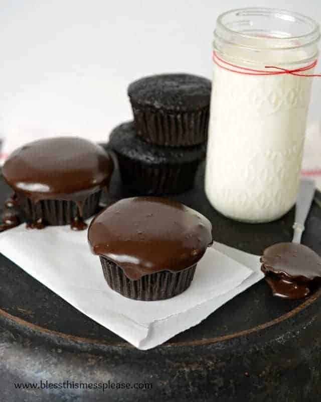 less calorie chocolate cupcake recipe, low fat cupcakes, low fat chocolate dessert, healthier cupcakes, ATK chocolate cupcakes, ATK Comfort Food Makeovers