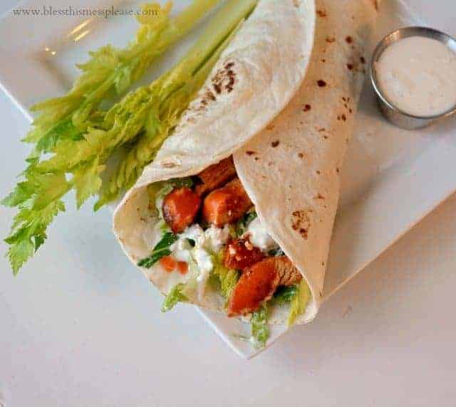 buffalo chicken wraps with blue cheese
