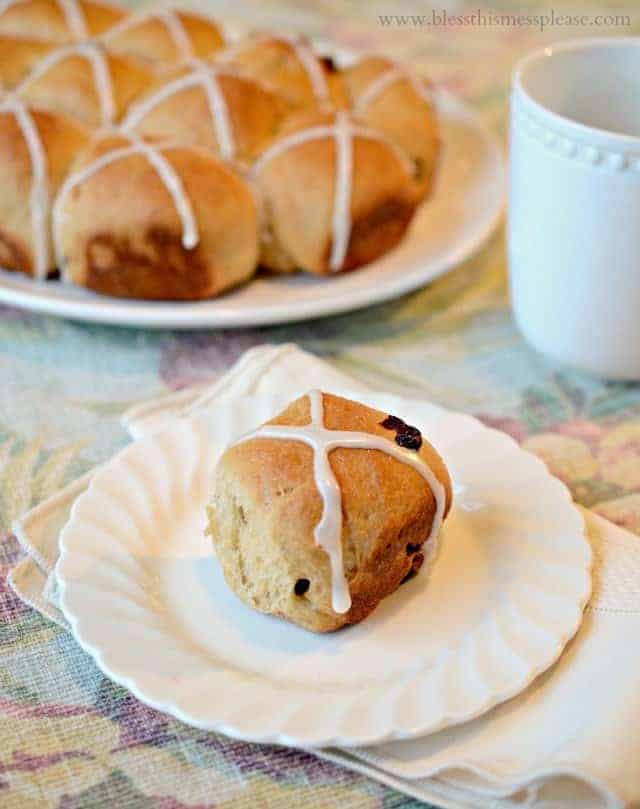 hot cross buns, hot cross buns recipe, Whole Wheat Hot Cross Buns recipe, King Arthur Flour recipe, hot cross buns, wheat buns