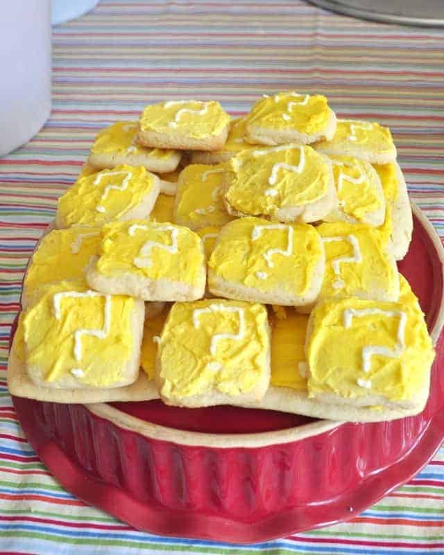 square cookies frosted to look like item blocks, yellow with a white question mark