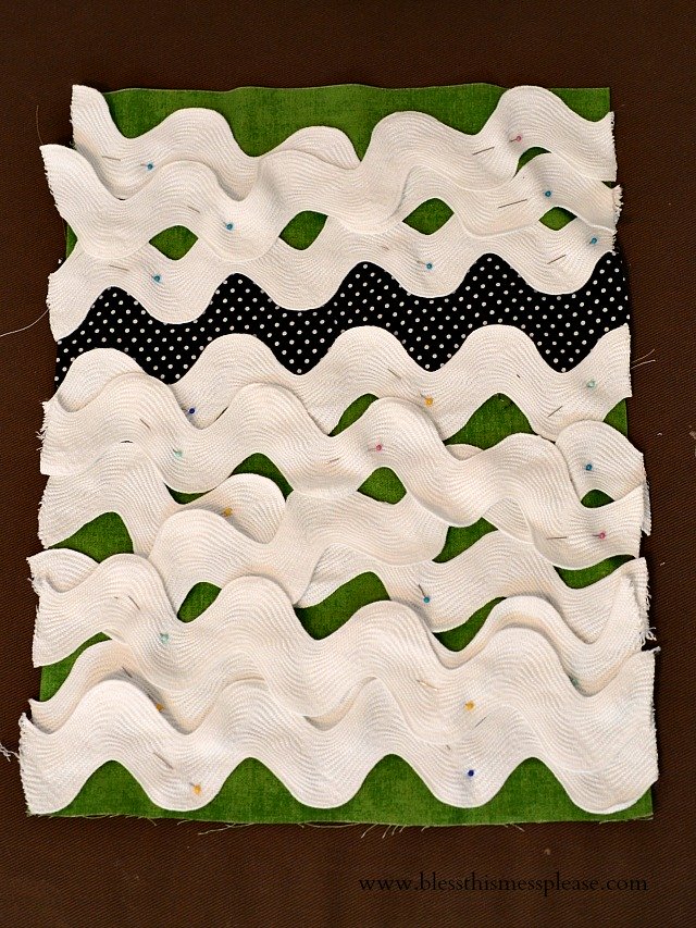 Mummy Trick or Treat Bag by www.blessthismessplease.com
