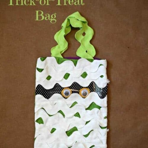 How to Pop Popcorn in a Paper Bag in the Microwave