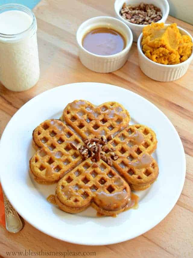 Easy Pumpkin Spice Waffles Recipe