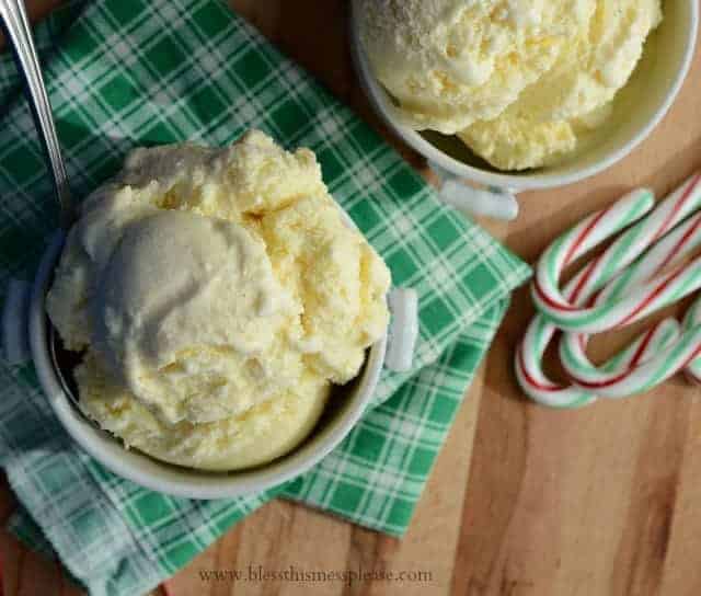 Image of Two Bowls of Eggnog Ice Cream