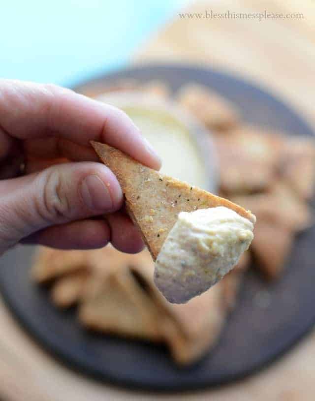 Homemade pita chip recipe | who knew it was so easy?! My kids gobbles these up