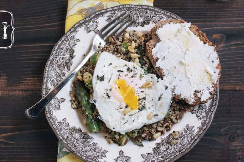 Quinoa with Asparagus and a Fried Egg