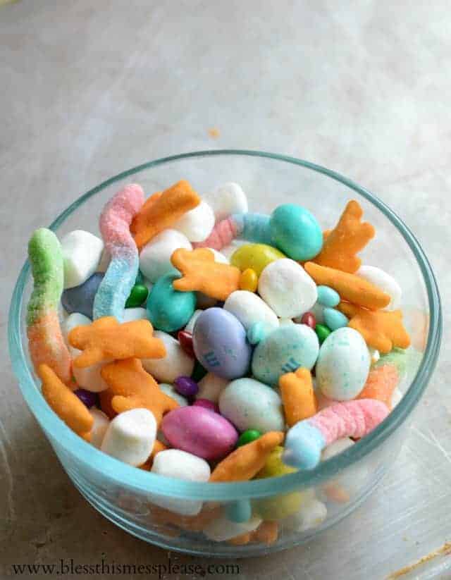 Adorable and Easy Spring Snack Mix