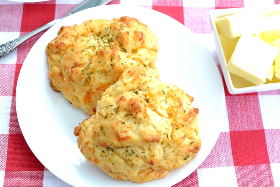 18 Cheesy Breads Recipes (cheese + bread = perfection)