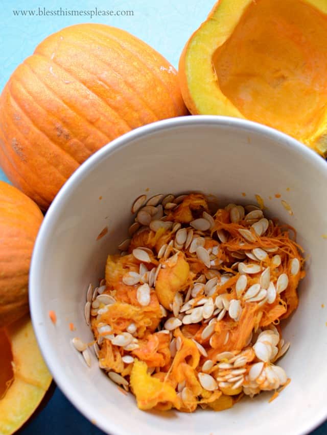 Honey Roasted Pumpkin Seeds with Cinnamon -healthy snacking!