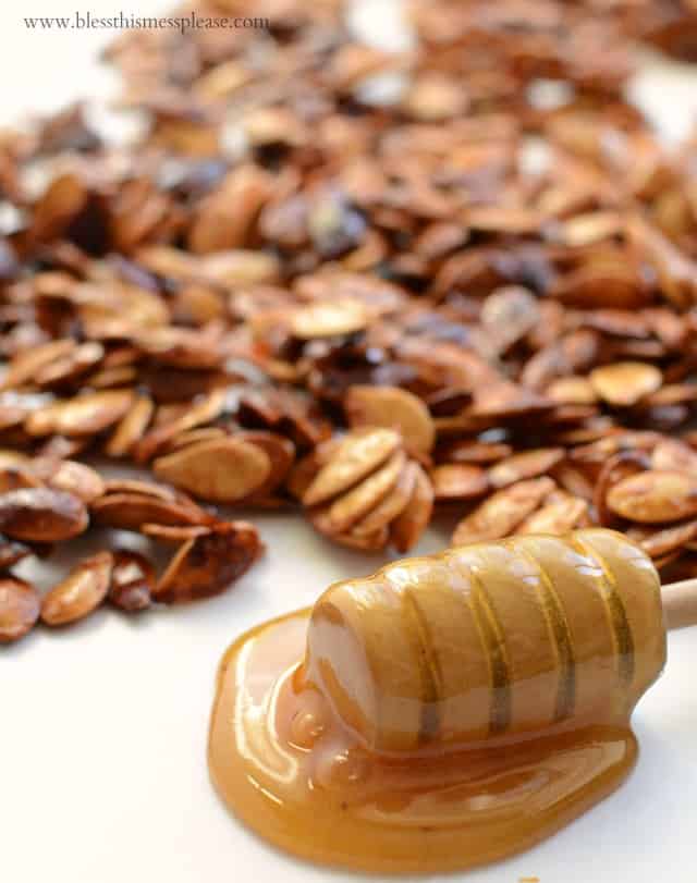 Honey Roasted Pumpkin Seeds with Cinnamon -healthy snacking!