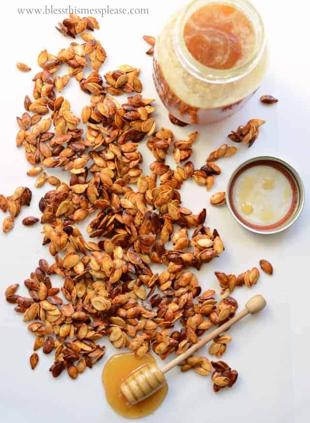 Honey Roasted Pumpkin Seeds with Cinnamon -healthy snacking!