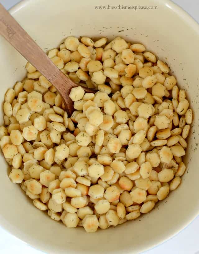 Image of a Bowl of Ranch Crackers