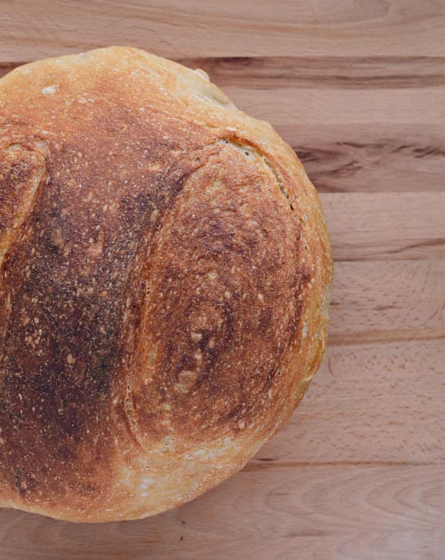 Super Simple No-Knead Bread using just 4 basic ingredients and some time which makes a super chewy crust with a soft and fluffy middle.