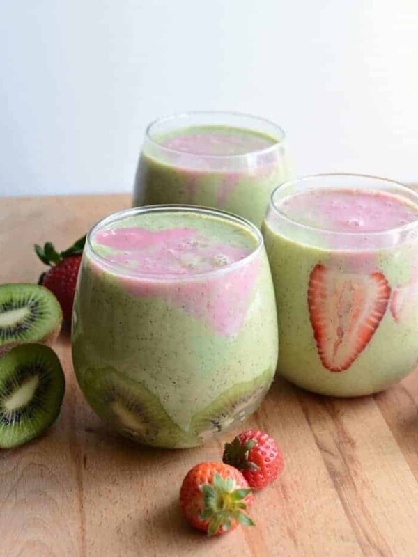 Healthy Strawberry Kiwi Smoothie made with spinach and Greek yogurt is dairy free,added sugar free and is a quick and easy breakfast or snack.