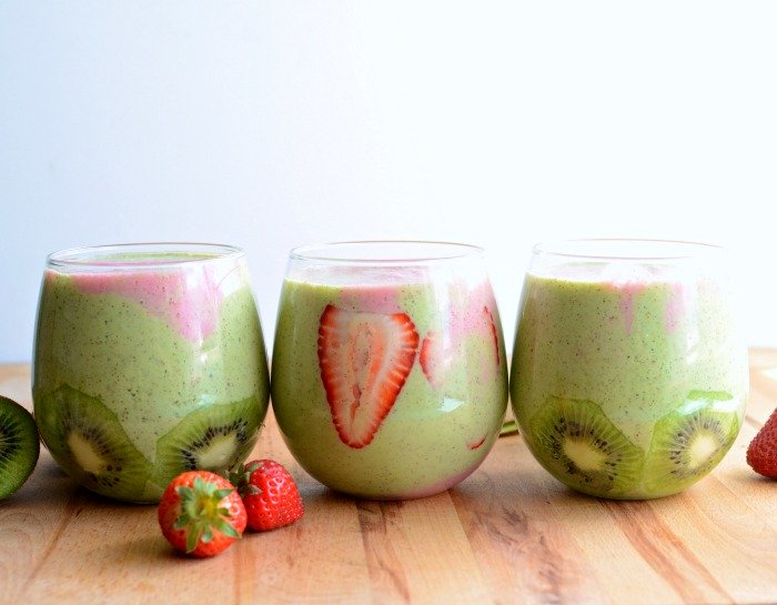 Healthy Strawberry Kiwi Smoothie recipe
