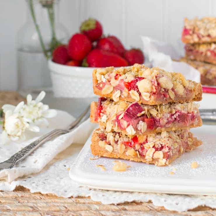 Strawberry Rhubarb Ginger Crumble Bars