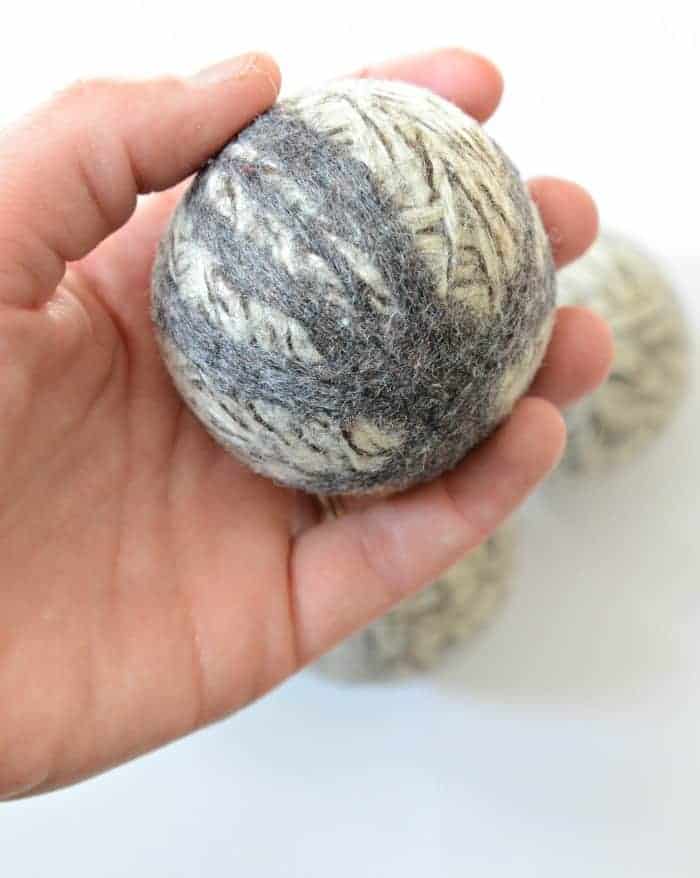 DIY Felted Wool Dryer Balls -cut down on drying time and freshen laundry without the chemicals!