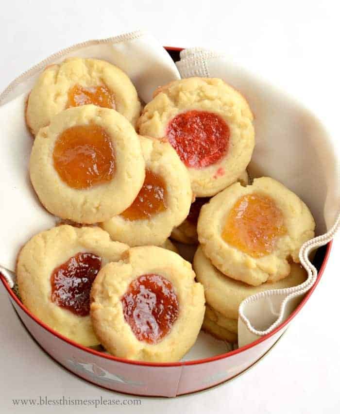 jam cookies in tin