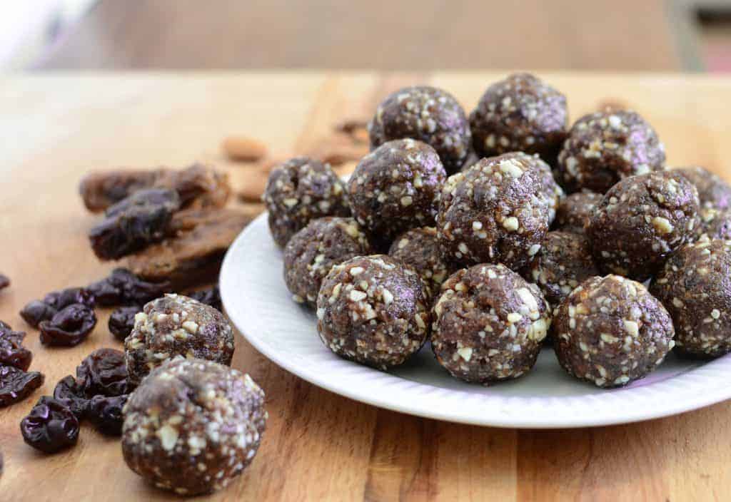 Healthy Cherry Energy Balls (Homemade Cherry Pie Larabars)