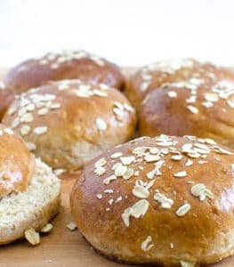 Homemade Whole Wheat and Oat Buns