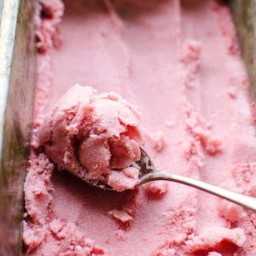 4 Ingredient Strawberry Frozen Yogurt (5 minute recipe!)
