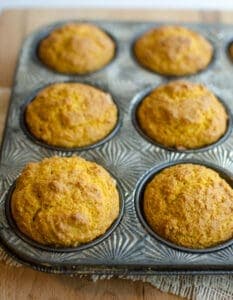 Fluffy Pumpkin Cornbread Muffins