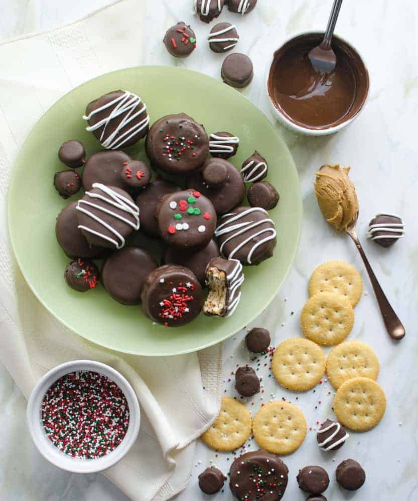 Simple No-Bake Chocolate-Covered Fluffernutter Cookies 