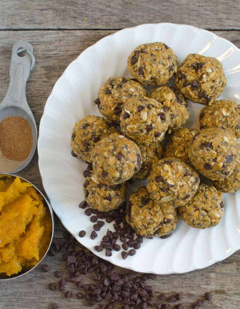 Pumpkin Oatmeal Energy Bites are going to be your go-to healthy snack all fall long.