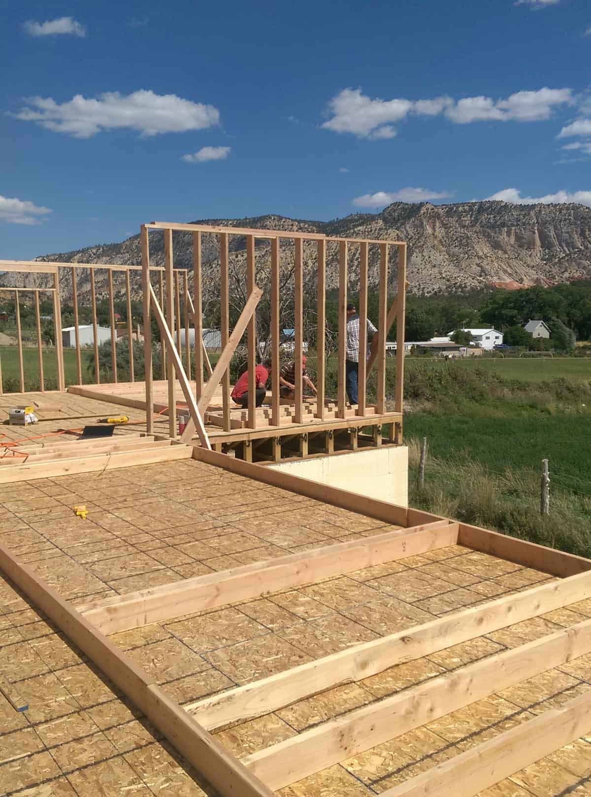 DIY build farmhouse