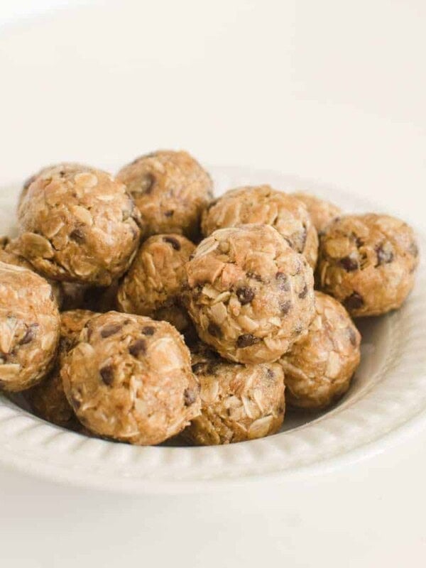 Easy, no-bake energy ball recipe perfect for snacks, lunch boxes & post-workout recovery. Tasty bites made with peanut butter, chocolate chips & oatmeal!