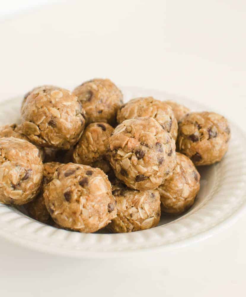 Easy, no-bake peanut butter protein balls recipe perfect for snacks, lunch boxes & post-workout recovery. Tasty bites made with peanut butter, chocolate chips & oatmeal.