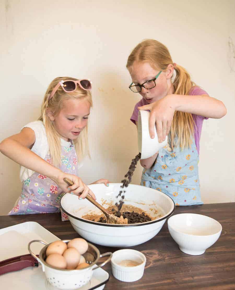 Feeding kids isn't always a walk in the park, but with my 5 best tips for feeding kids, I hope you come away with some tangible advice and practical ideas for making mealtimes a little less stressful and a whole lot more enjoyable for the entire family.