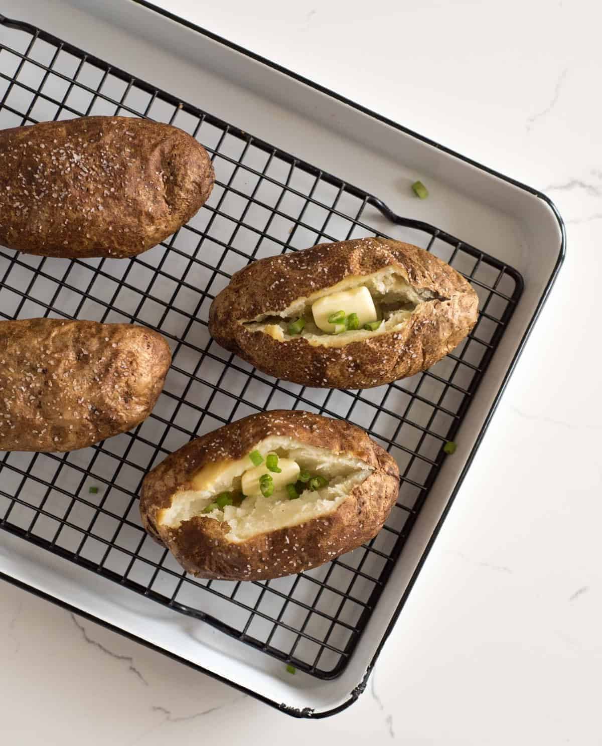 Directions on how to cook potatoes in the oven including oven temperatures, times, and how to do it with and without foil. Directions on how to cook potatoes in the oven including oven temperatures, times, and how to do it with and without foil.