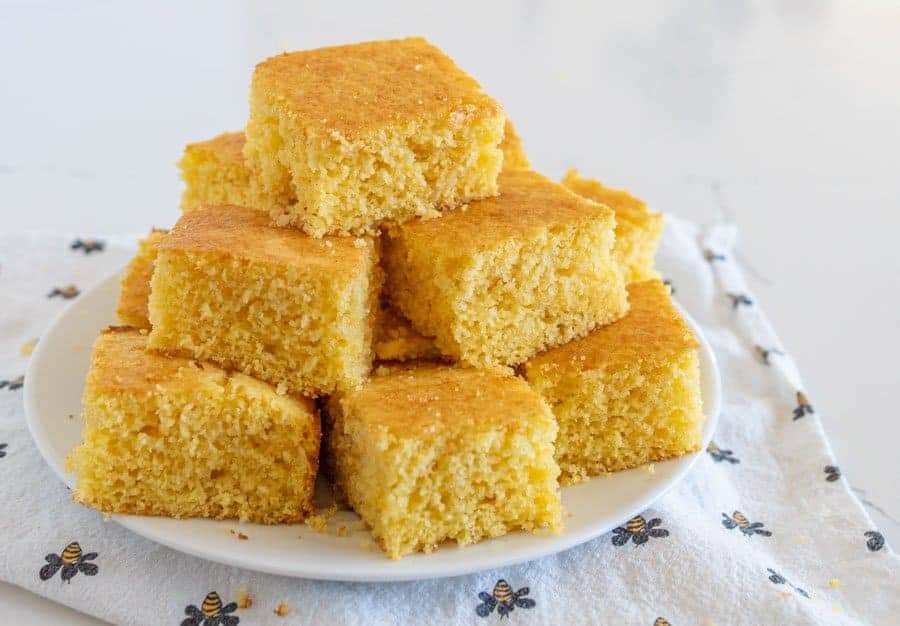 Easy Basic Cornbread Recipe