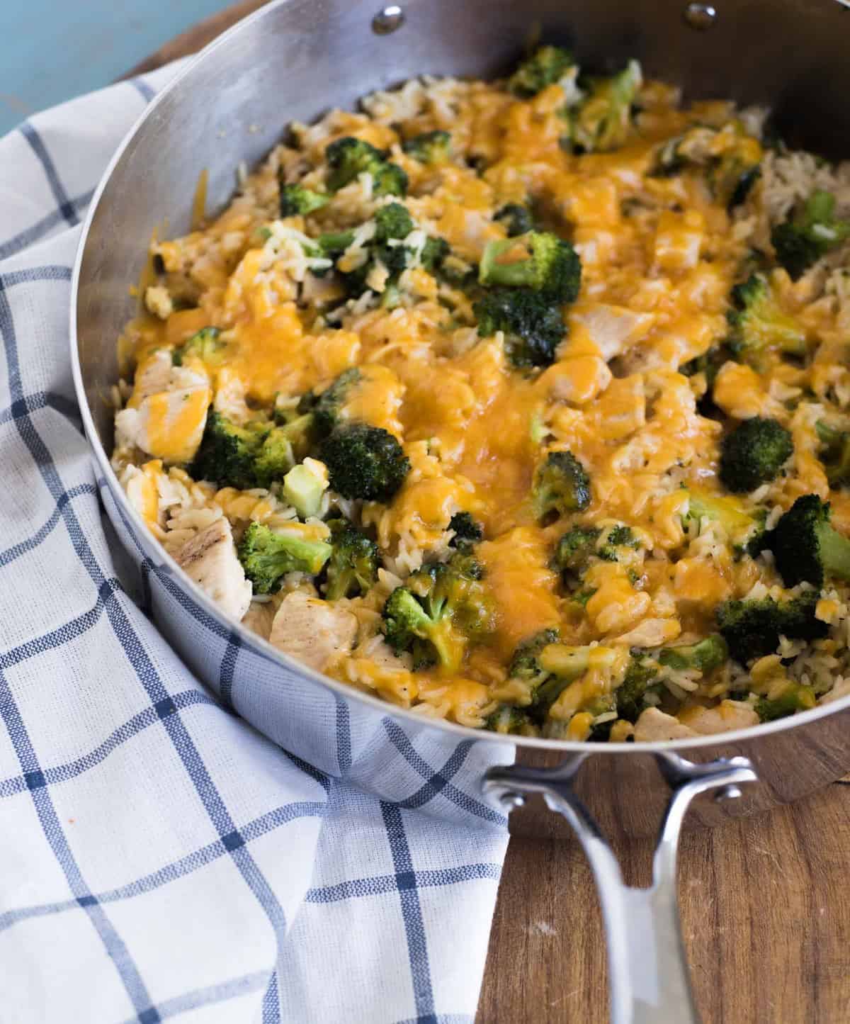 One Pot Chicken Broccoli Rice Casserole