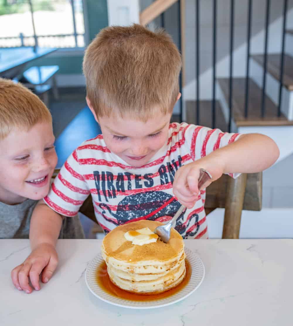 Feeding kids isn't always a walk in the park, but with my 5 best tips for feeding kids, I hope you come away with some tangible advice and practical ideas for making mealtimes a little less stressful and a whole lot more enjoyable for the entire family.