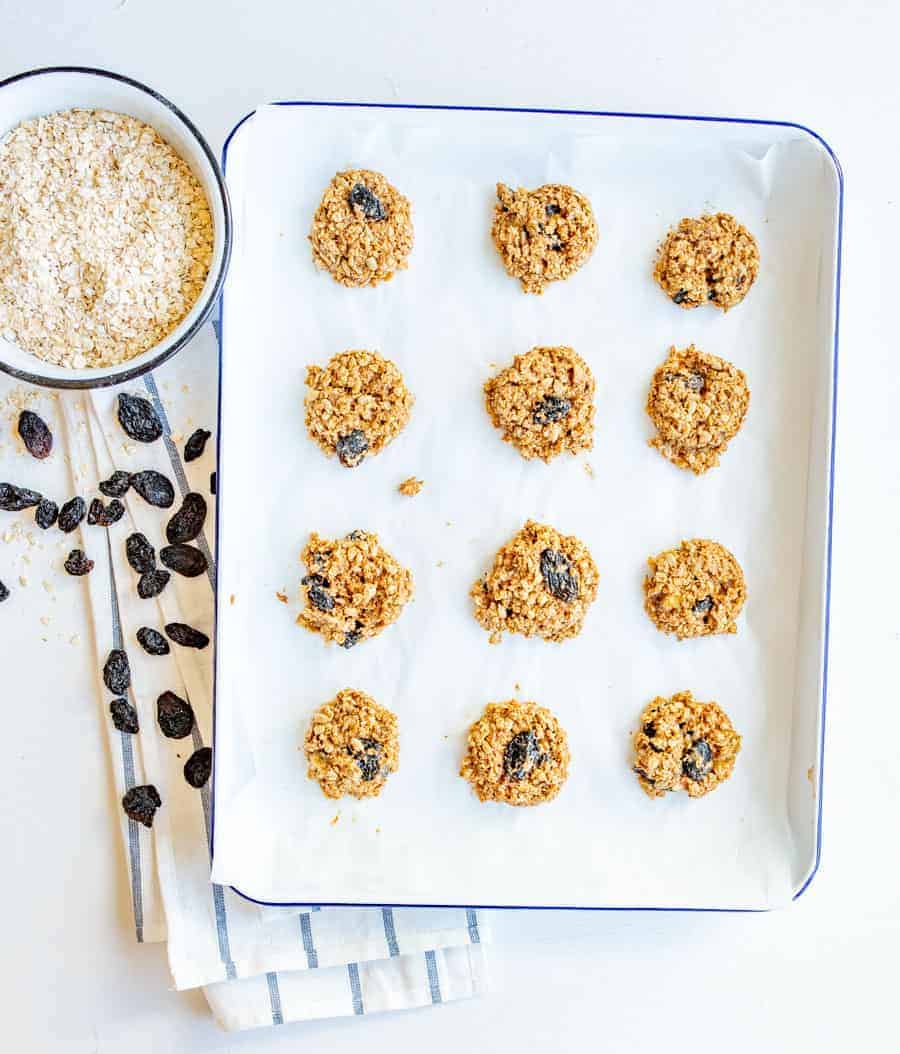 Vegan breakfast cookies that are backed with all kind of healthy nuts, seeds, whole grains, healthy fats, and more to keep you full all morning long.
