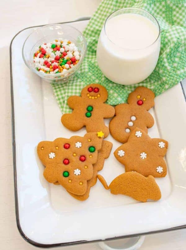 6 Simple Ways to Decorate Gingerbread Cookies — Bless this Mess