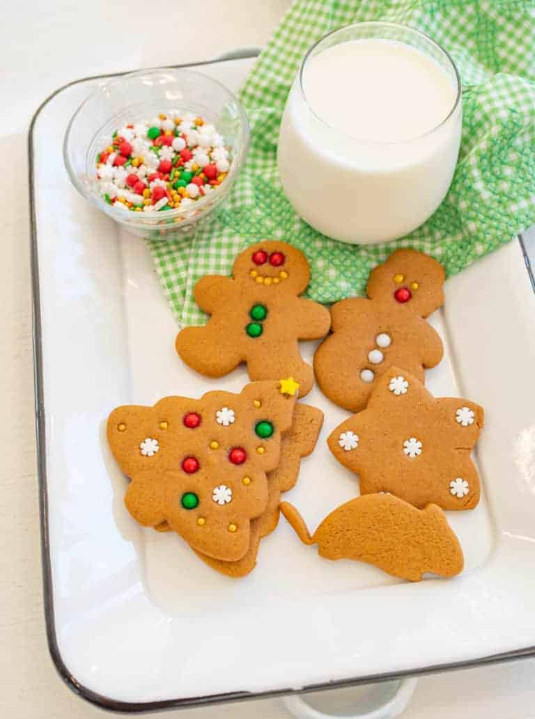 6 Simple Ways to Decorate Gingerbread Cookies — Bless this Mess