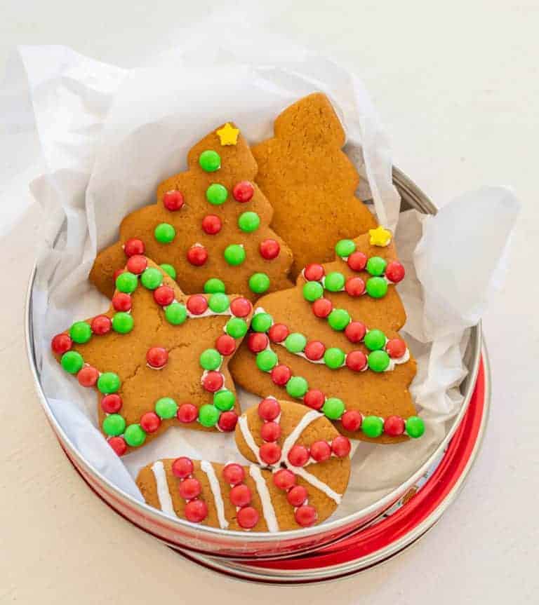 6 Simple Ways to Decorate Gingerbread Cookies — Bless this Mess