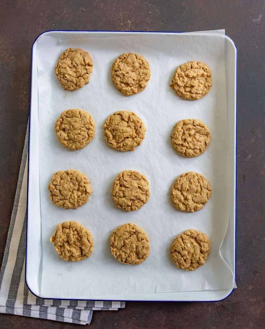 The Best Easy Oatmeal Cookie Recipe