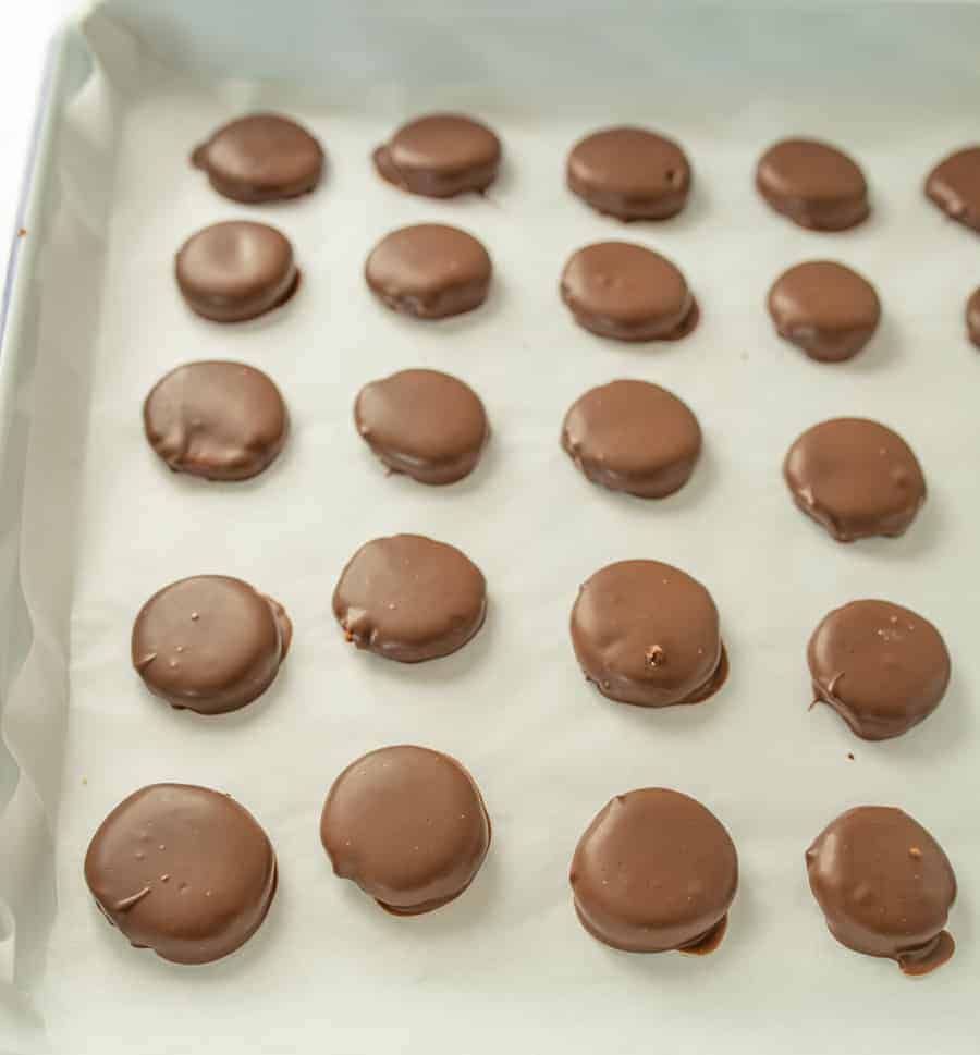 Easy Homemade Peppermint Patties | How to Make Peppermint Patties