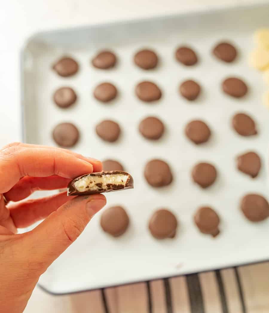 Easy Homemade Peppermint Patties | How to Make Peppermint Patties