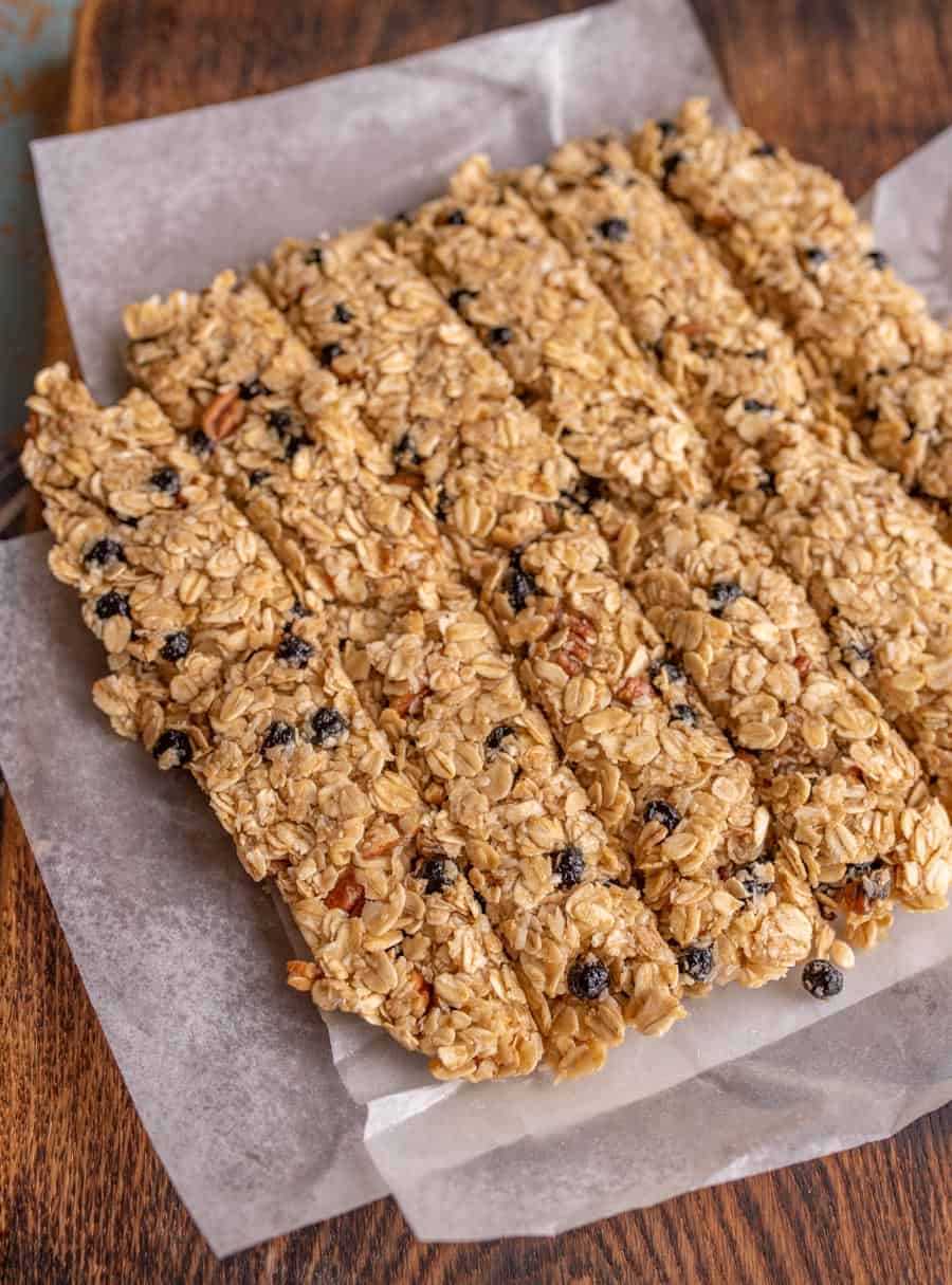 My Favorite Blueberry Pecan Granola Bar Recipe | Easy ...