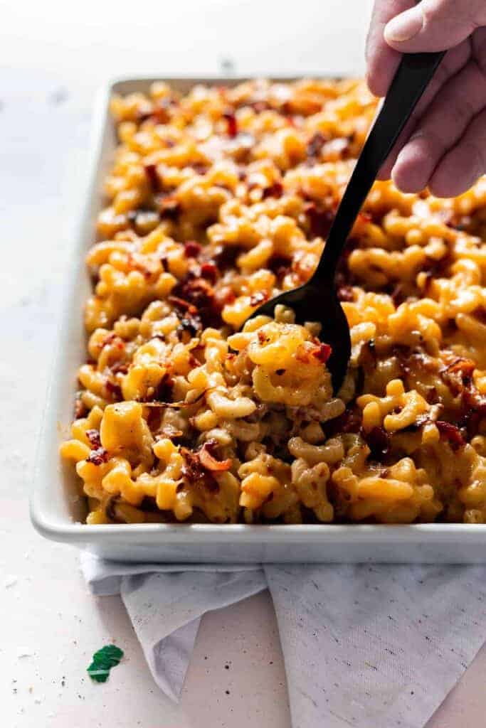 Is there anything better than bacon, caramelized onions, and cheese? According to this Creamy Baked Mac and Cheese with Bacon, absolutely not.
