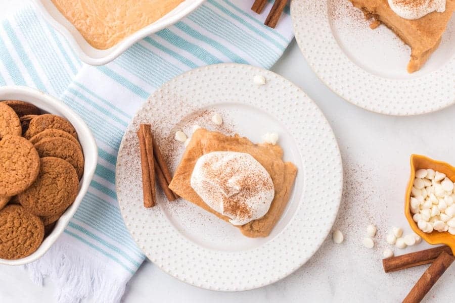 Homemade pumpkin pie pudding cups combine all your favorite sweet and warm flavors of pumpkin pie with the fun experience of enjoying individual pudding cups! #pumpkinpiepudding #puddingcups #pudding #pumpkinpie #pumpkindesserts #pumpkinspice